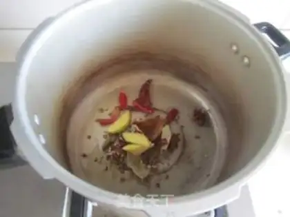 Make A halama with sauce step 1