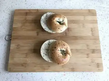 Make Spinach salmon sandwich step 2