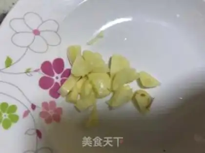Make Garlic cabbage step 1