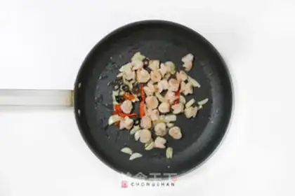 Make Hungarian fried shrimp step 3