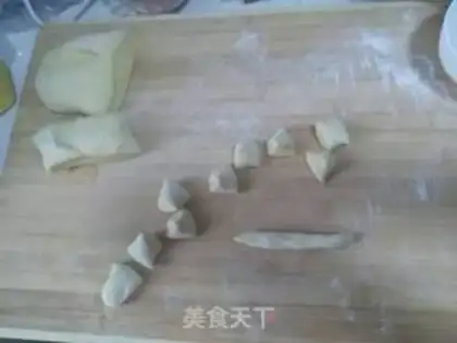 Make caterpillar buns step 6