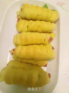 Make caterpillar buns step 8