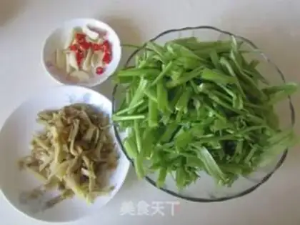 Make Squeeze and cut the cabbage step 0