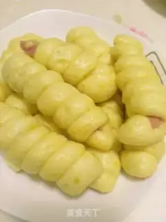 Make caterpillar buns step 10