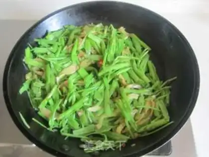 Make Squeeze and cut the cabbage step 5