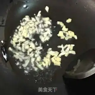 Make Crab mushrooms and fried meat step 1