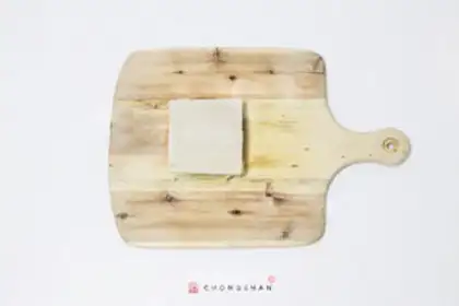 Make Nice eats a sandwich step 4