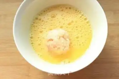 Make Riceball step 3