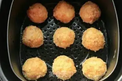 Make Riceball step 7