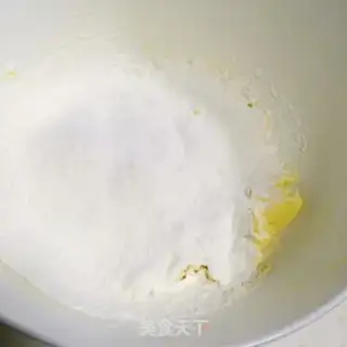 Make Vanilla cranberry Madeleine step 4