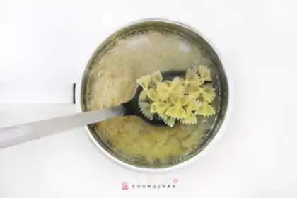 Make Garlic chicken and butterflies step 0