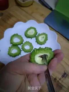 Make Pork shrimp makes bitter melons step 1