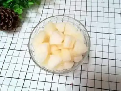 Make Cool fruit spoon step 1