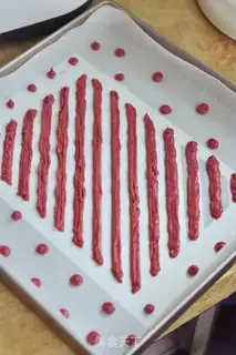 Make Stripe Cake Roll step 4