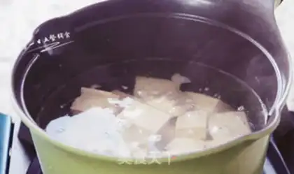 Make The tofu soup of the white fish step 1