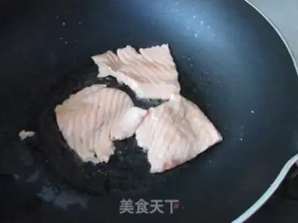 Make A salmon rice sandwich step 1