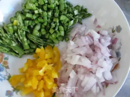Make A salmon rice sandwich step 2