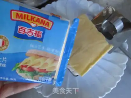 Make A salmon rice sandwich step 8