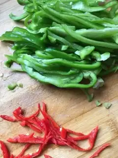 Make Peppers fried eggs step 1