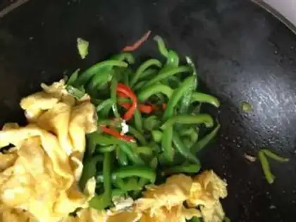 Make Peppers fried eggs step 9