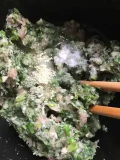 Make Tomato gravy meatball spinach noodles step 9