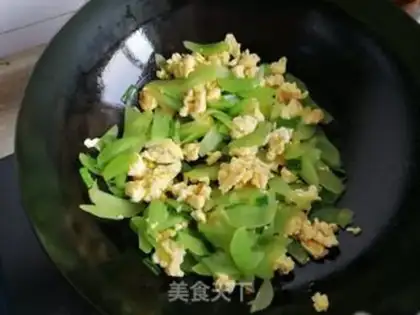 Make Scrambled eggs step 4