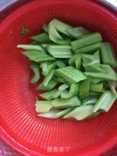 Make Celery fried sausage step 1