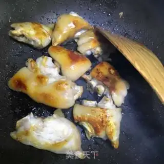 Make Milky beans, pig hoof step 2