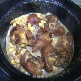Make Milky beans, pig hoof step 6