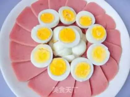 Make Meat and ham eggs step 3