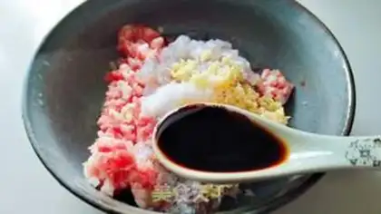 Make Steam shrimp rolls step 2