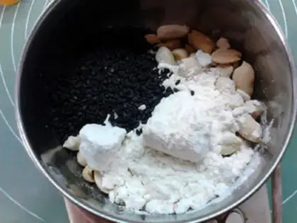 Make Peanut soup step 2