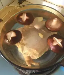 Make Old chicken soup step 1
