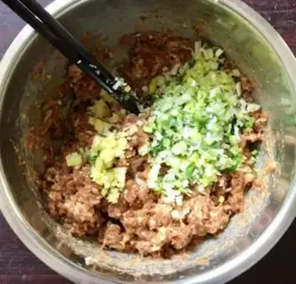Make The moss pork dumplings step 3