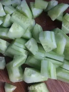 Make Singing yogurt salad step 1