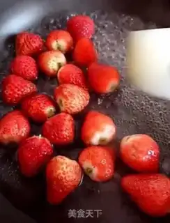 Make Strawberry sauce step 2