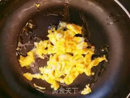 Make Tomato toasted eggs step 3