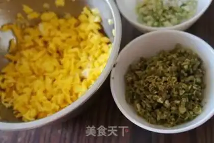 Make Hot noodles, duck eggs, fried dumplings step 2