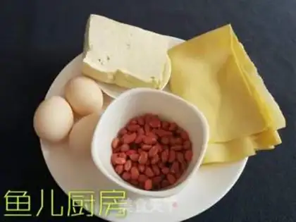 Make A tofu egg roll step 1