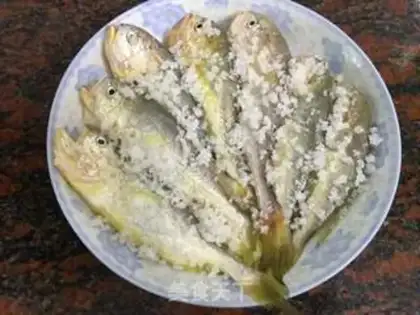 Make Little yellow fish step 1