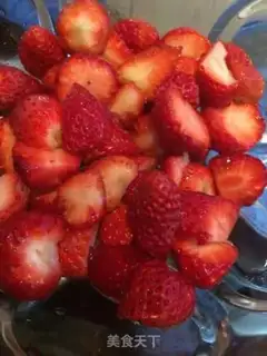 Make Strawberry soy milk step 2