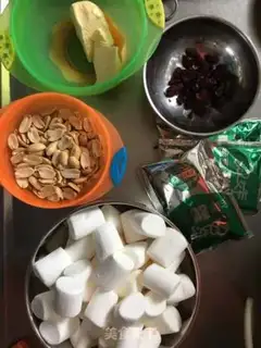 Make Cow Rolling Sugar step 0