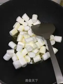 Make Cow Rolling Sugar step 1