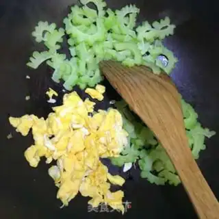 Make Scrambled eggs step 4