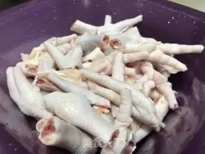 Make Sour chicken claws step 0