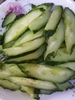 Make Meat and cucumber step 0