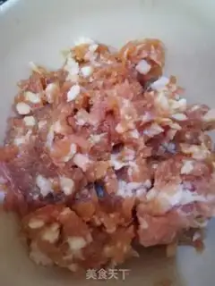 Make Meat and cucumber step 1