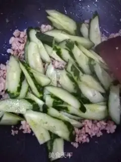 Make Meat and cucumber step 3