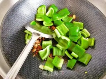 Make Pepper fried eggs step 7