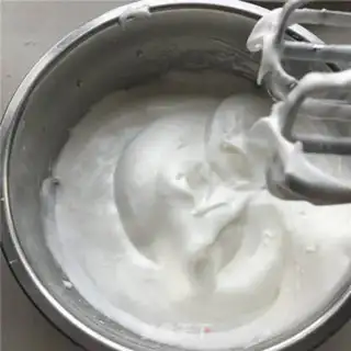 Make Red velvet cake rolls step 1